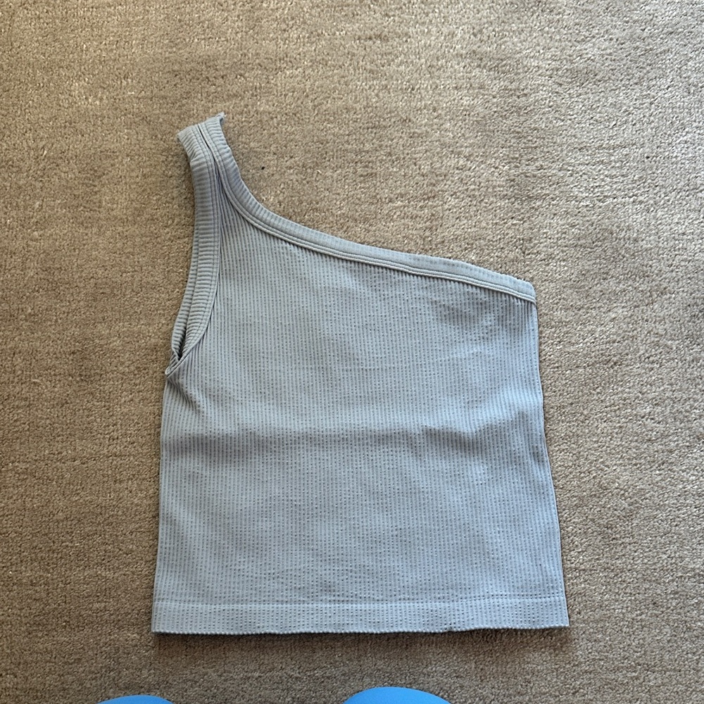 OFF THE SHOULDER TANK TOP
